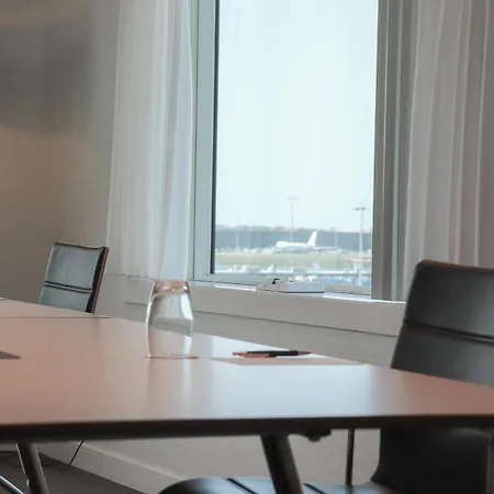 Hotel Sheraton Amsterdam Airport And Conference Center 4*