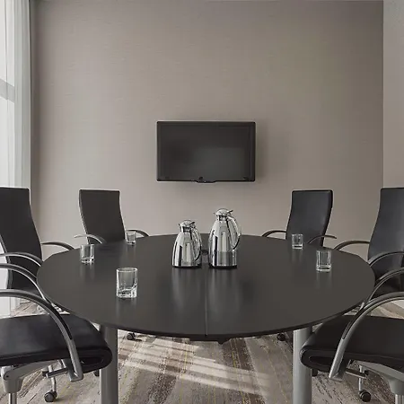 Sheraton Amsterdam Airport And Conference Center 4*